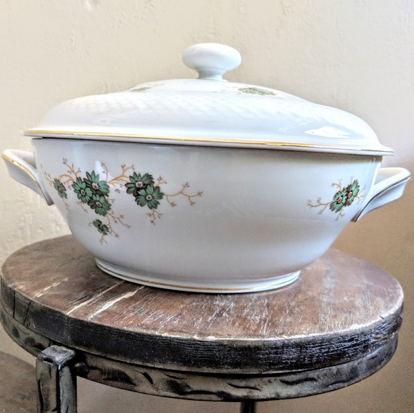 Vintage Thomas Vegetable bowl w/Lid - Picture 2 of 6